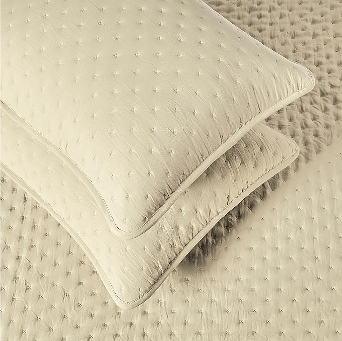 Amazon Basics Brushed Microfiber Quilt Set, Extra Soft - Image 3