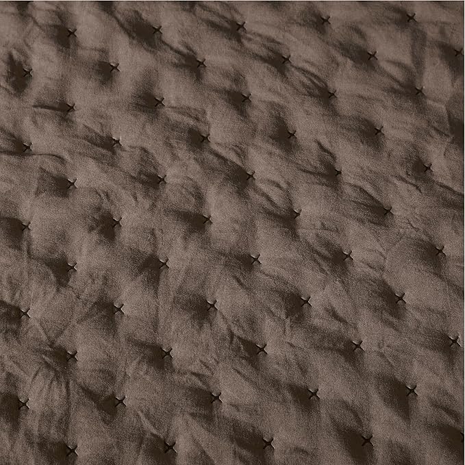 Amazon Basics Brushed Microfiber Quilt Set, Extra Soft - Image 4