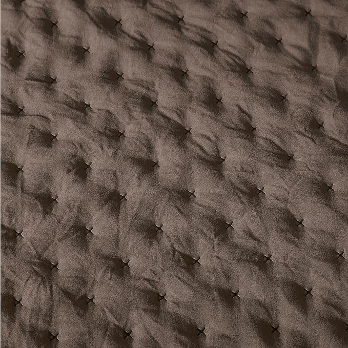 Amazon Basics Brushed Microfiber Quilt Set, Extra Soft - Image 4