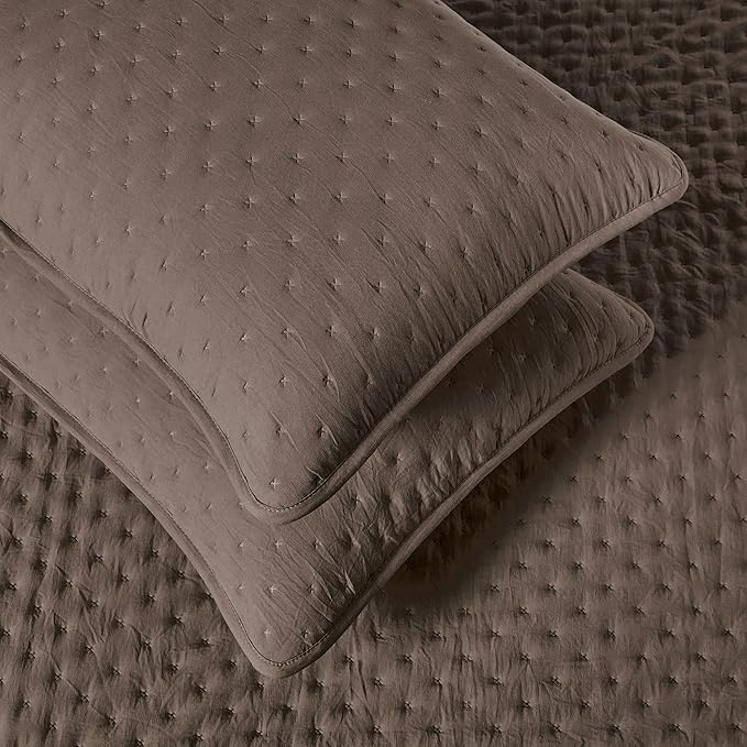Amazon Basics Brushed Microfiber Quilt Set, Extra Soft - Image 3