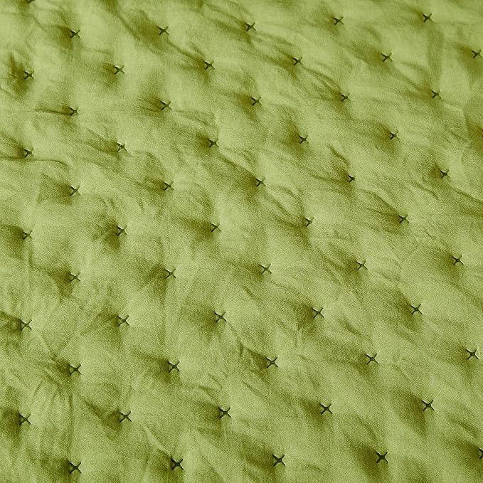 Amazon Basics Brushed Microfiber Quilt Set, Extra Soft - Image 4